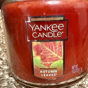 Yankee Candle Autumn Leaves Rich Orange